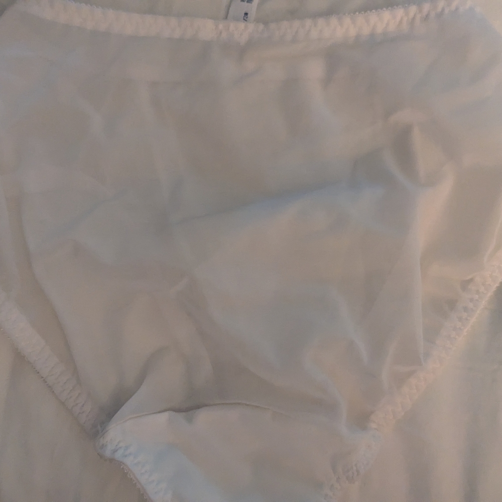 Bali White Lace Women's Panties - Picture 3 of 3